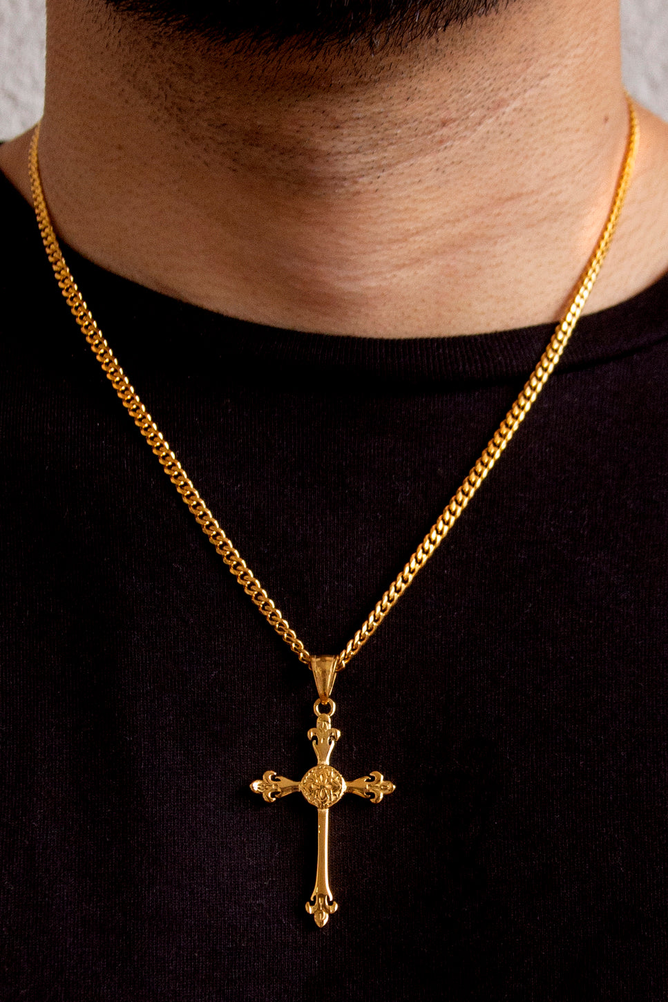 Cadena cubana 50 cms + dije cristo| Enchape de oro 18k