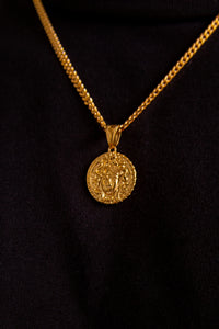 Cadena cubana 50 cms + dije Medusa | Enchape de oro 18k