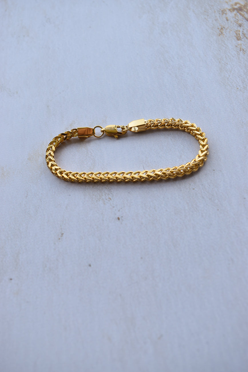 Pulsera Abierta de Plata con Piedra Roja | Elegante y Ajustable Pulsera Abierta de Plata con Piedra Roja | Elegante y Ajustable