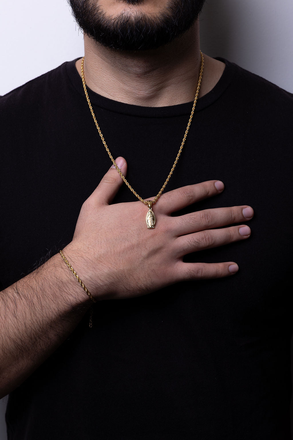 Set lazo + dije Virgen María de Guadalupe | Enchape de oro 18k