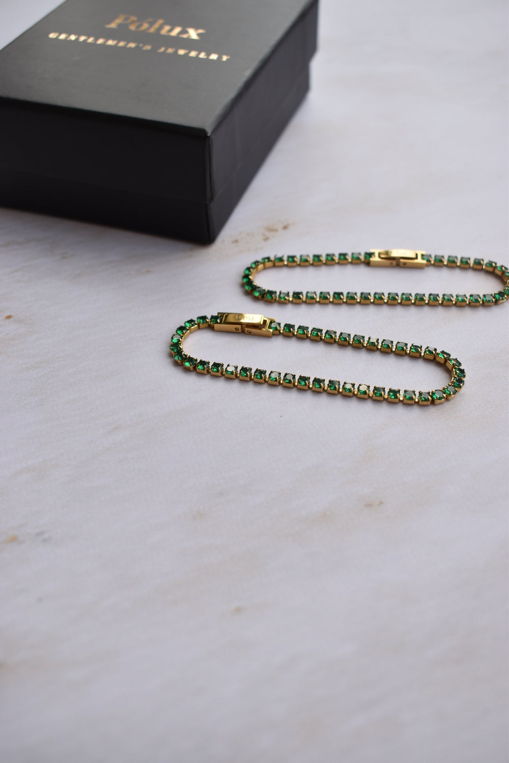 Set pulseras tejido tennis golden esmeralda para parejas