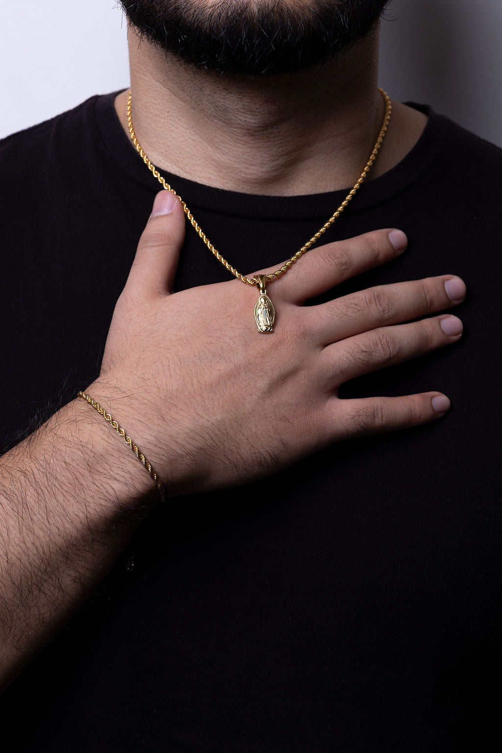 Set lazo + dije Virgen María de Guadalupe | Enchape de oro 18k