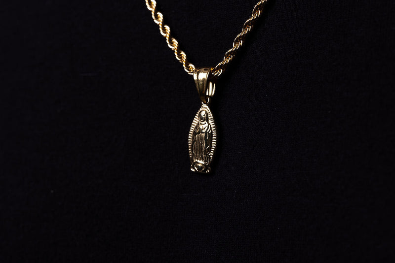 Cadena lazo 60 cms + Dije Virgen María de Guadalupe| Enchape de oro 18k