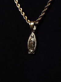Cadena lazo 60 cms + Dije Virgen María de Guadalupe enchapada en oro 18K, para hombre, detalle del acabado
