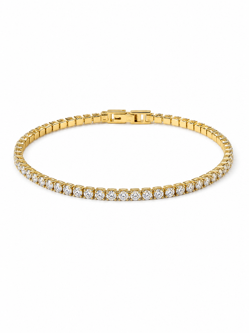 Pulsera tenis en fondo blanco hecha de oro