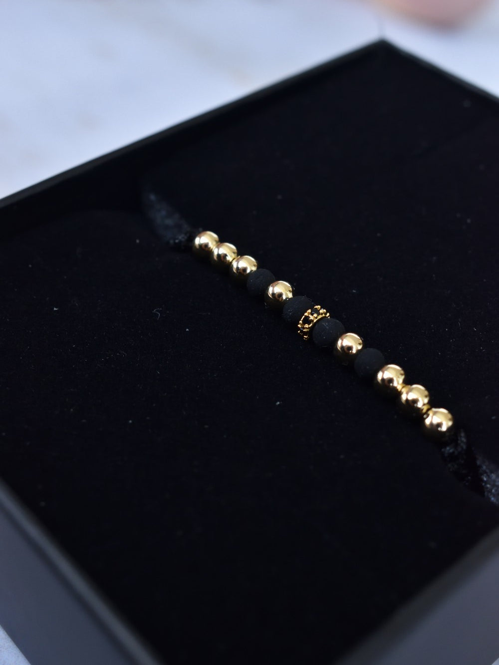Pulsera Dominus Negro Oro Laminado 18K