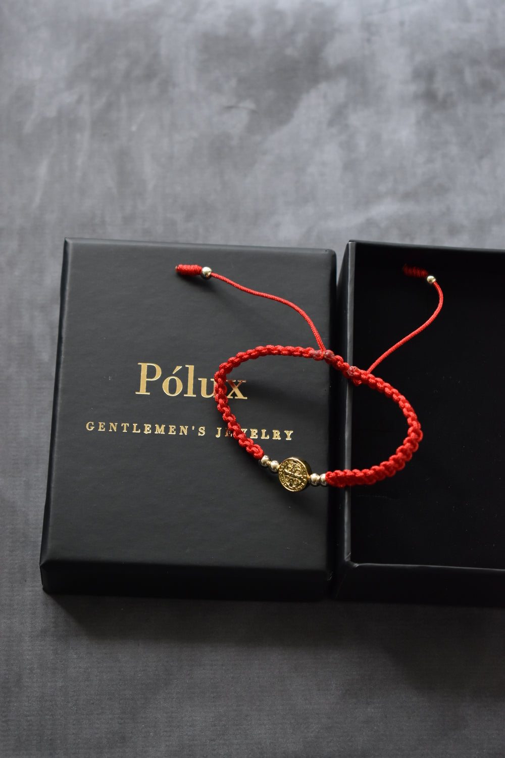 Pulsera Roja San Benito | Oro laminado 18 K - Imperium