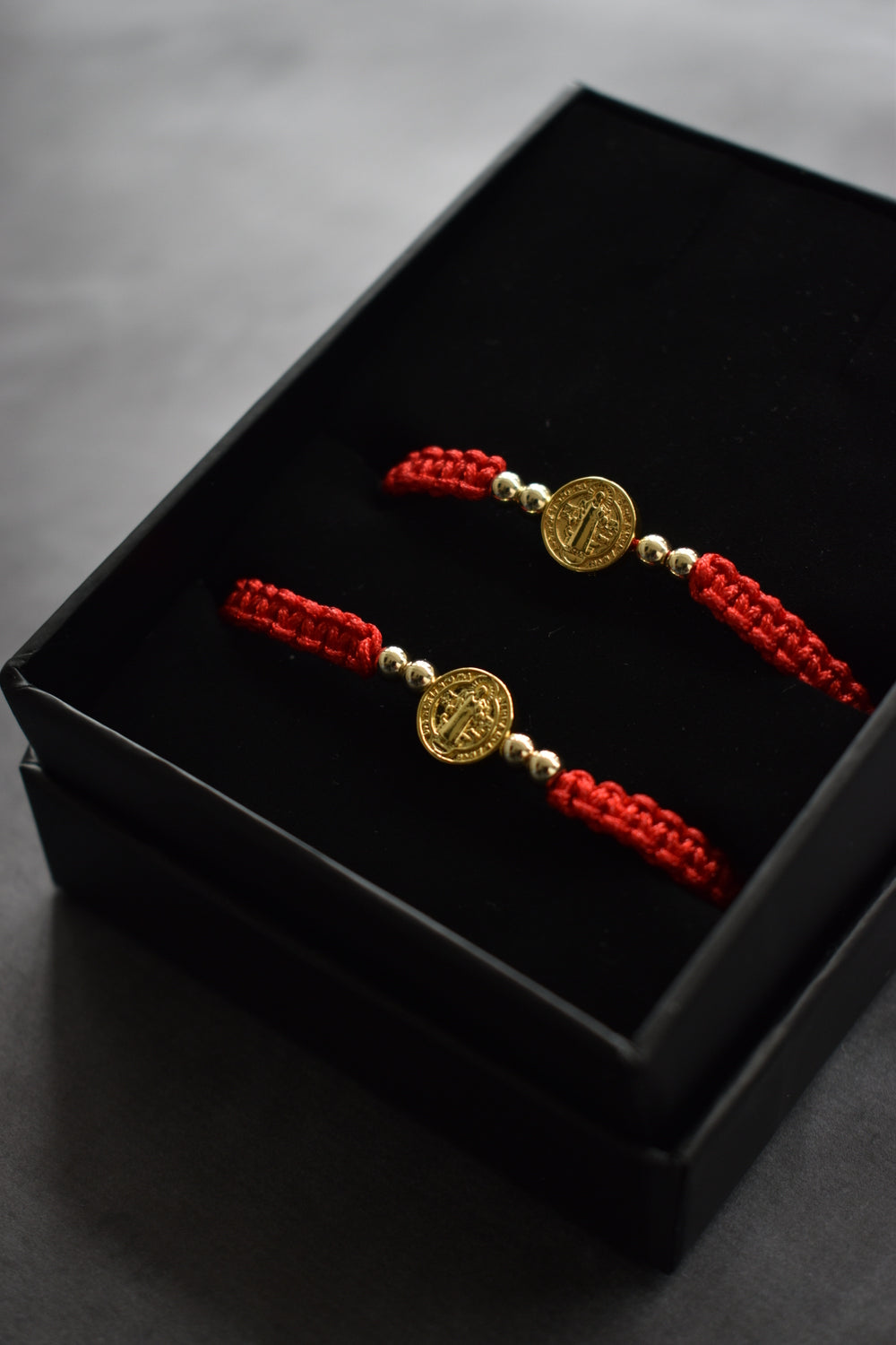 Pulseras Pareja San Benito Oro Laminado 18K – Imperium