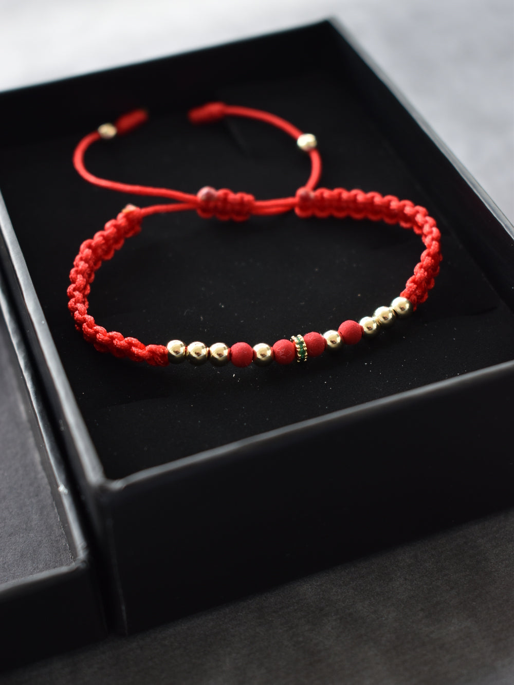 Pulsera Dominus Rojo Oro Laminado 18K