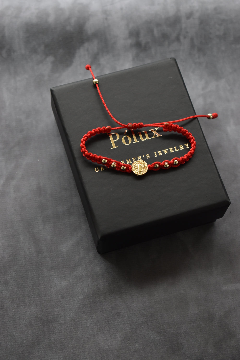 Pulsera Roja San Benito | Oro laminado 18 K - Aurelius