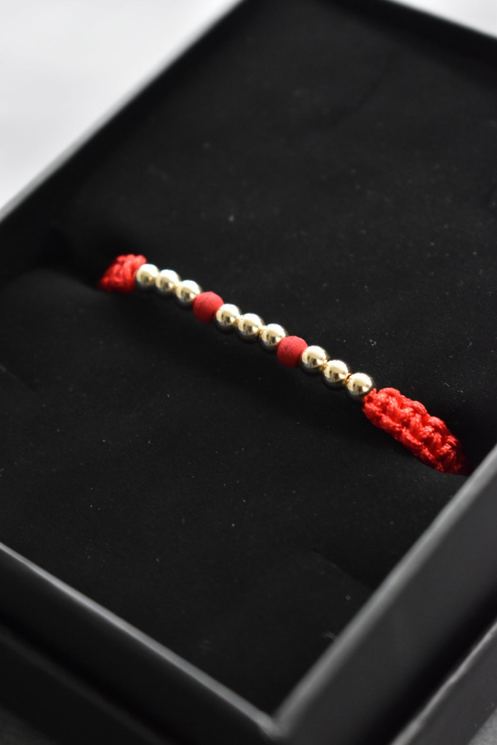 Pulsera Primus Roja| Oro laminado 18 K
