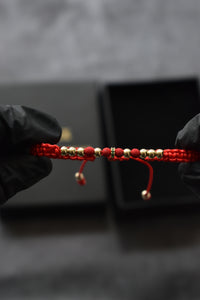 Pulsera roja Dominus | Oro laminado 18 K
