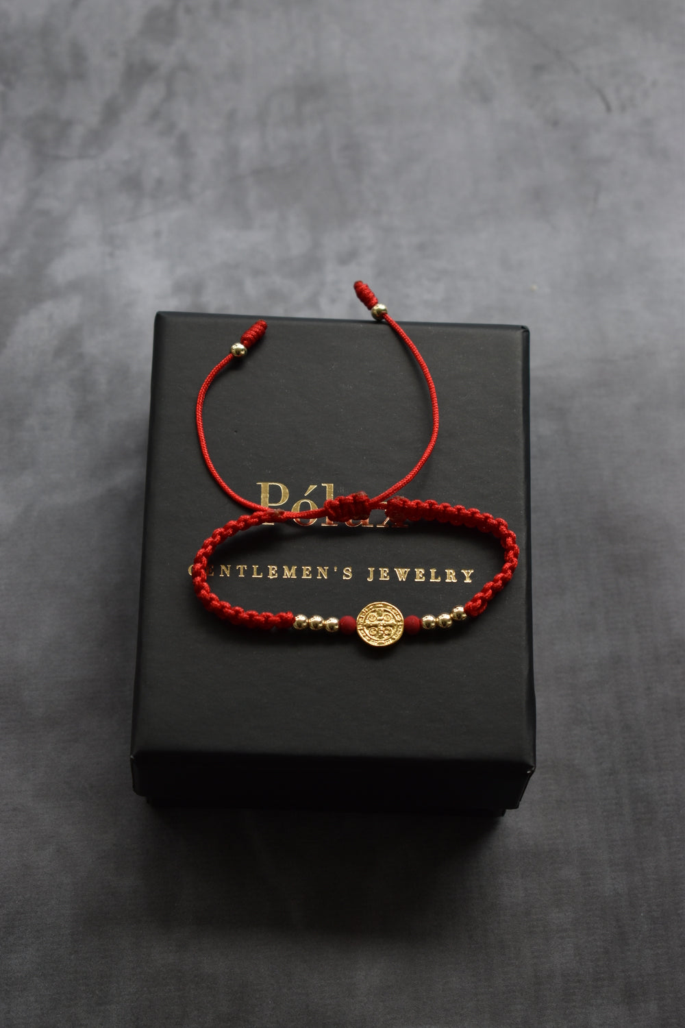 Pulsera Roja San Benito & Virgen de Guadalupe | Oro laminado 18 K - Maximus