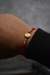 Pulsera Roja San Benito & Virgen de Guadalupe | Oro laminado 18 K - Maximus