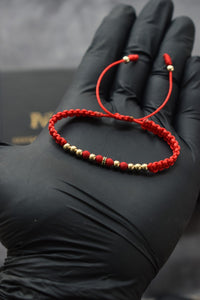 Pulsera roja Dominus | Oro laminado 18 K