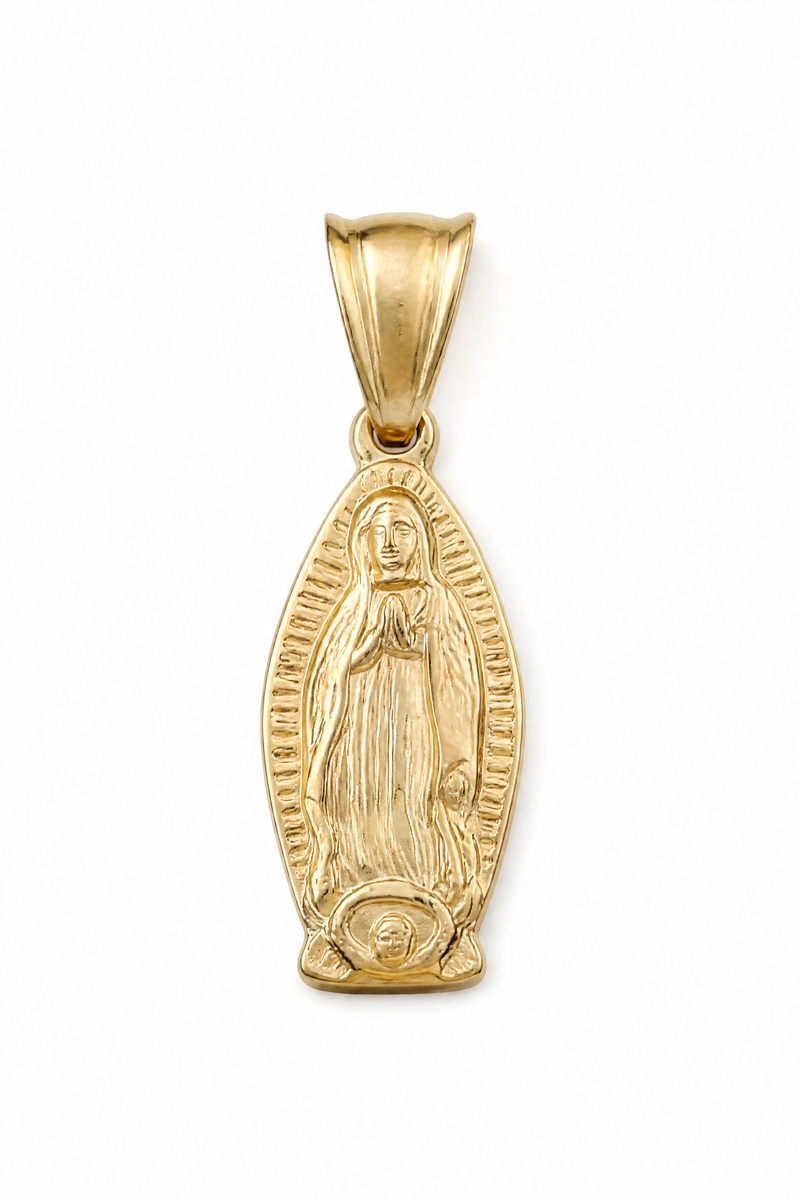 Dije Virgen de Guadalupe en acero quirúrgico bañado en oro 18K, 2x1cm, figura en relieve con aureola y querubín — Pólux