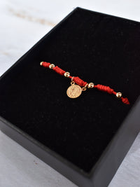 Dije San Benito doble cara en oro laminado 18K con balines de 4mm y 3mm